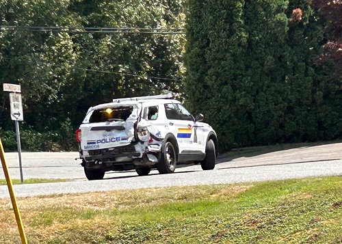 L’arrière du véhicule de police de la GRC embouti