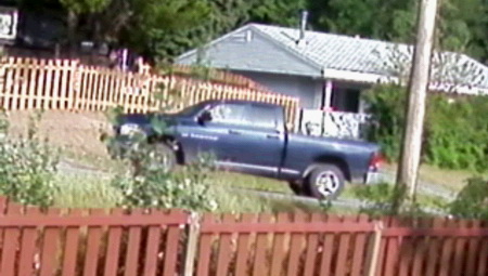 Photo de la camionnette vue sur la vidéo de surveillance